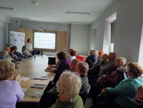 Zajęcia edukacyjne pt. &quot;Sytuacja ludzi starszych w województwie śląskim&quot; - zdjecie 1